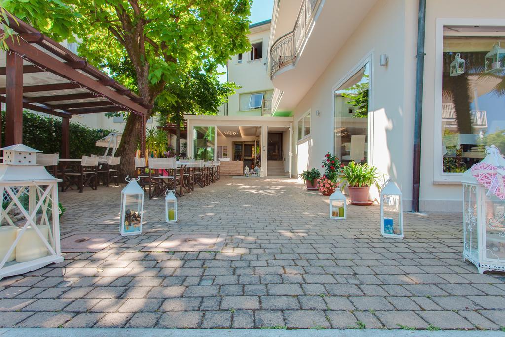 Hotel Airone - E 3*